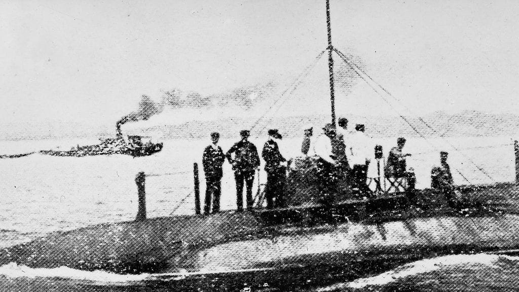 Rekonstruoitu kuva Som-sukellusveneestä vuodelta 1904. Kuvan alkuperäinen versio on museossa venäjällä.