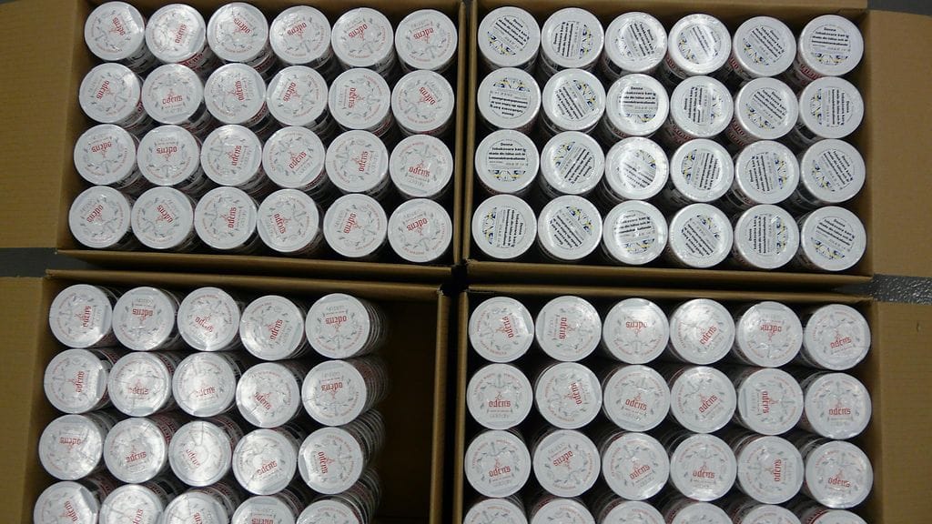 MTV Uutiset kertoi heinäkuun lopulla Tullin paljastamasta nuuskan salakuljetuksesta. Mies ajoi Haaparantaan ja toi Suomeen yhteensä 10 000 purkkia.