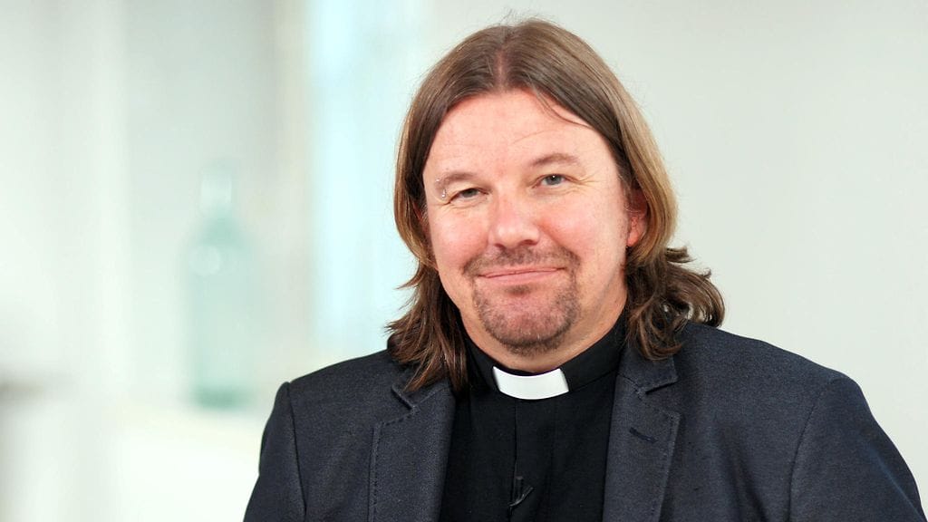 Kari Kanala jättää Ensitreffit alttarilla -sarjan asiantuntijatehtävät.