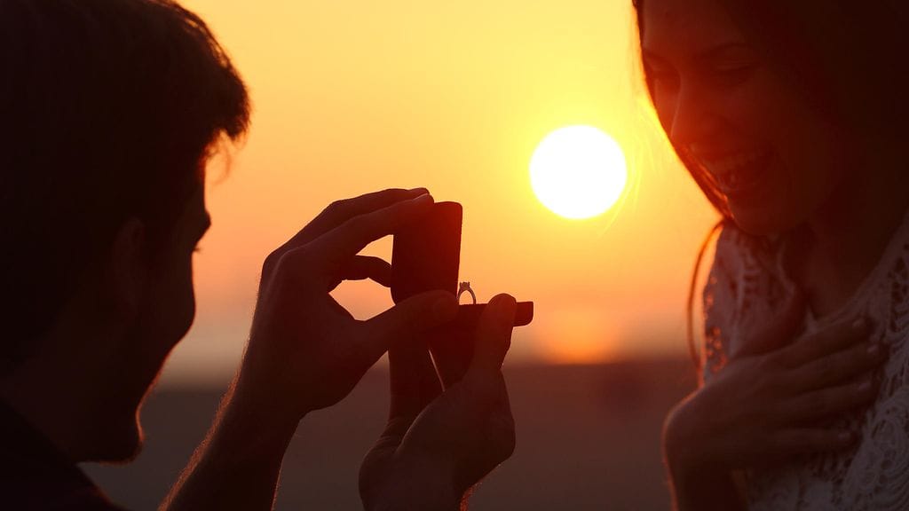 Toisille tunne syntyy välittömästi, toisille taas jonkin koskettavan hetken seurauksena.