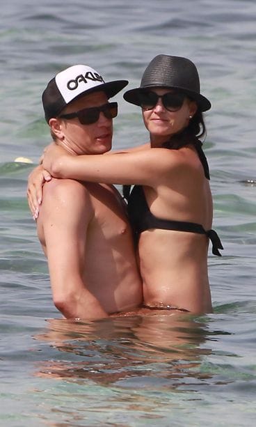 Kimi Räikkönen ja Minttu Virtanen nauttivat lämmöstä Välimerellä. 8.8.2015. (1)