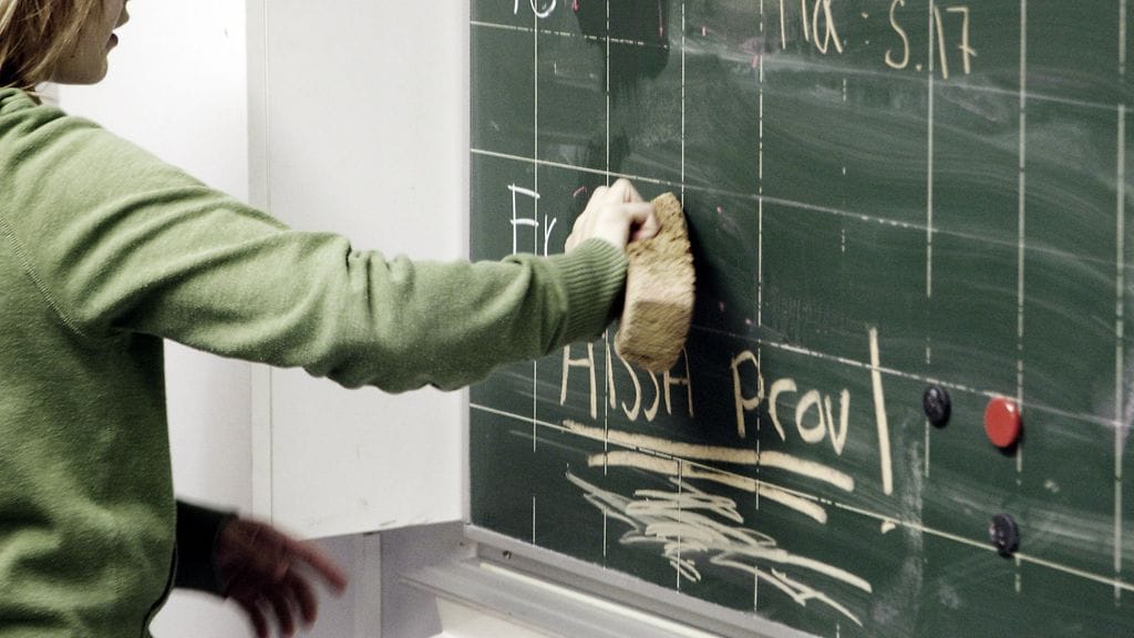 Lapsiasiavaltuutetun mukaan esimerkiksi koulupäivän rakennetta olisi uudistettava ja lasten mielipidettä koulun toiminnasta on kysyttävä useammin.