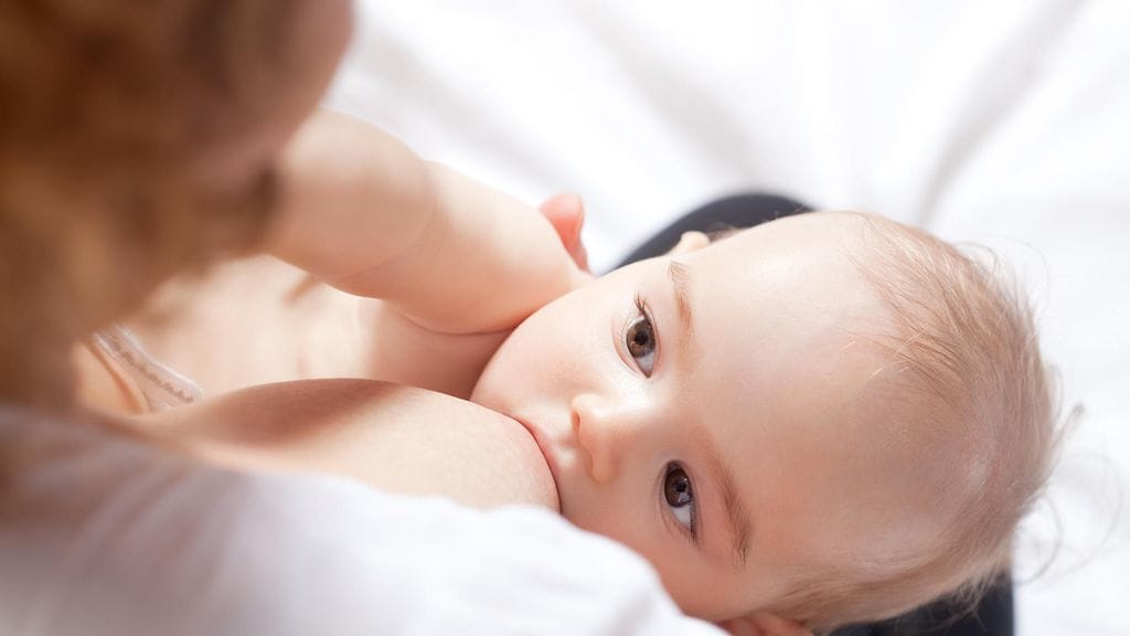 Imetys julkisella paikalla aiheuttaa paljon mielipiteitä ja tunteita.