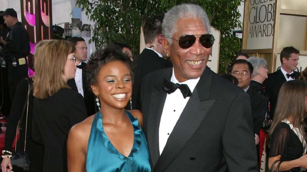 Morgan Freeman suree lapsenlapsensa E'Dena Hinesin (vas.) kohtaloa.