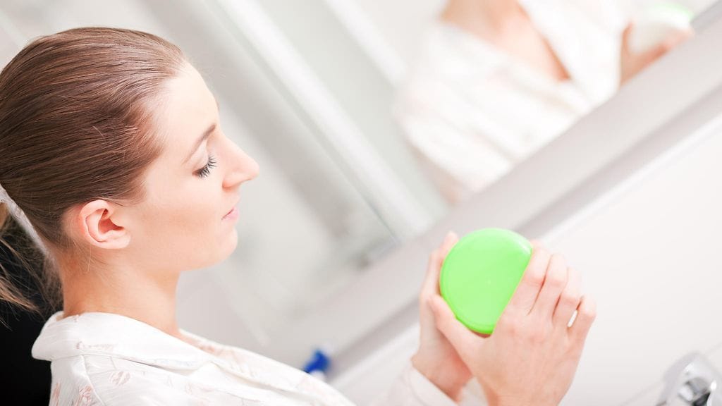 Eteerisiä öljyjä sisältävä voide on apu yllättävän moneen vaivaan. Oletko jo kokeillut?