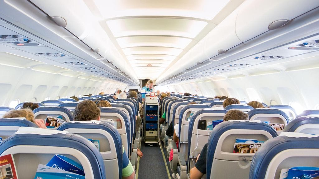 Lentokoneen_matkustamo