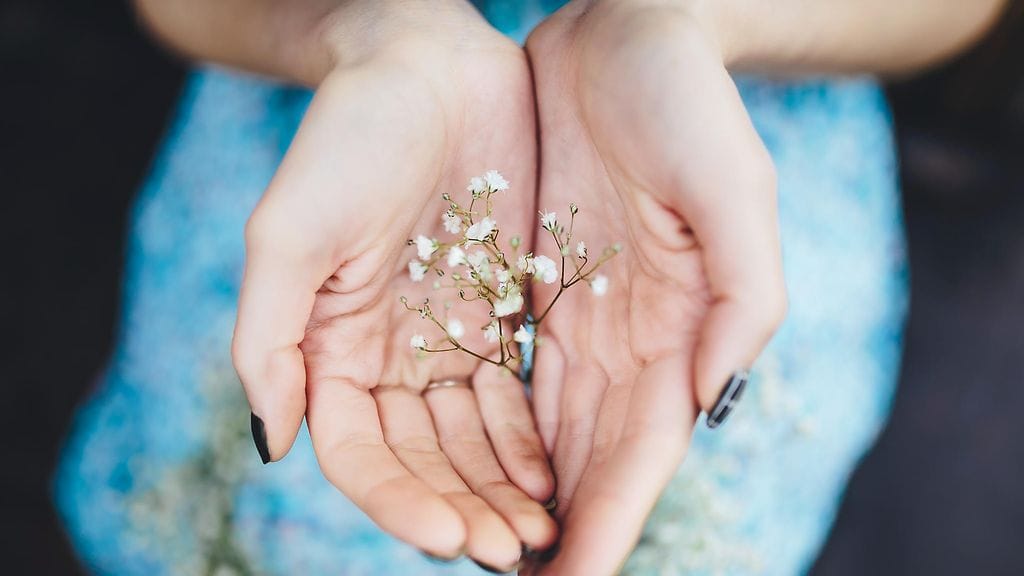 Identiteettiyksinäisyys tarkoittaa, että kun sinut herätetään aamuyön tunteina ja sinulta kysytään, mikä olet, määrität itsesi yksinäiseksi.