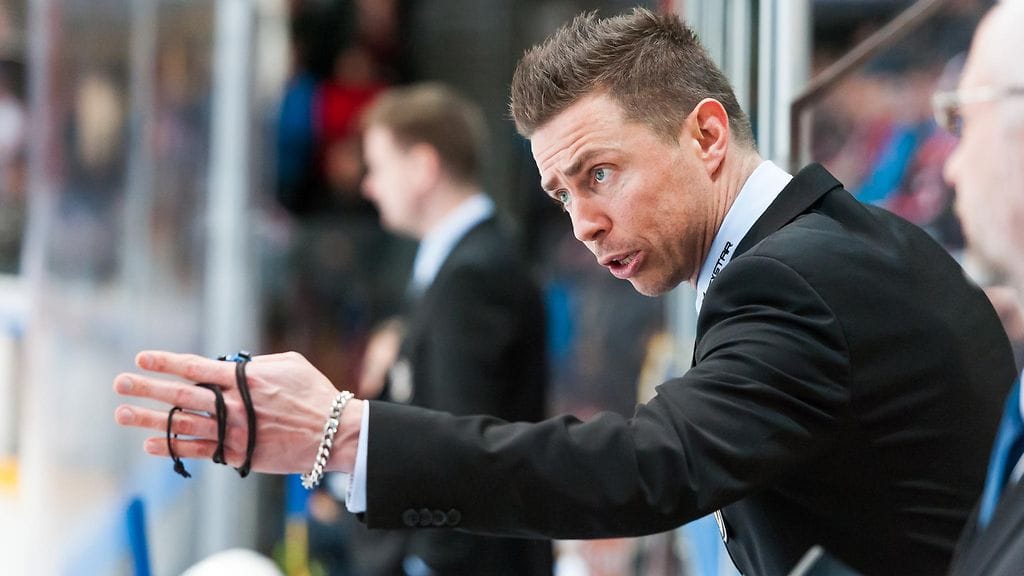 Blues-valmentaja Jyrki Ahon mukaan joukkueella on ollut kaikenlaista hulabaloota viime aikoina.