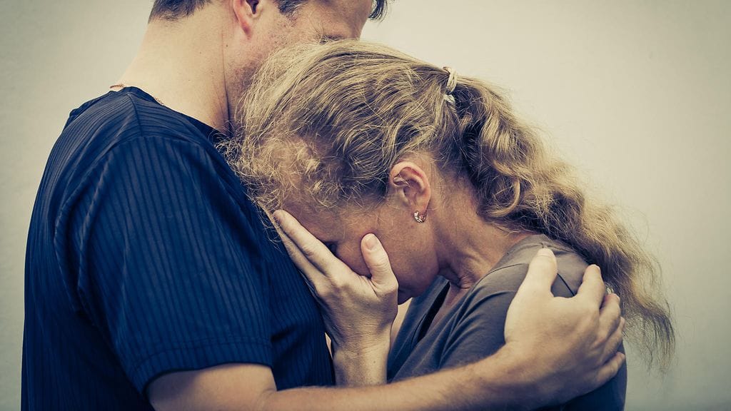 Kun puoliso sairastuu, surun- ja vihantunteet ovat sallittuja.