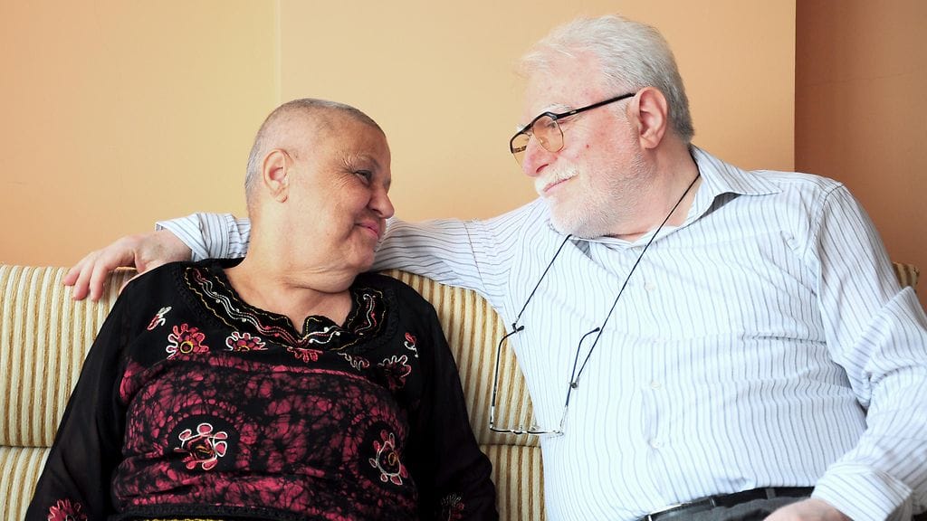 Kumppanin sairastumisen aiheuttamista haasteista voi selvitä yhdessä.