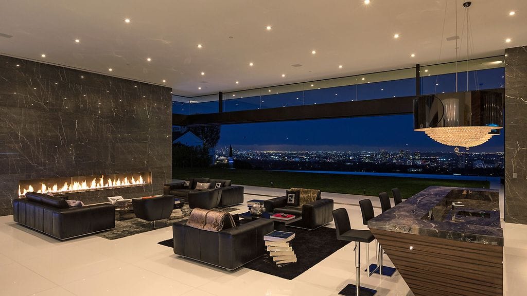 Tämän näkymän Los Angelesista saa omakseen 55 miljoonalla eurolla.