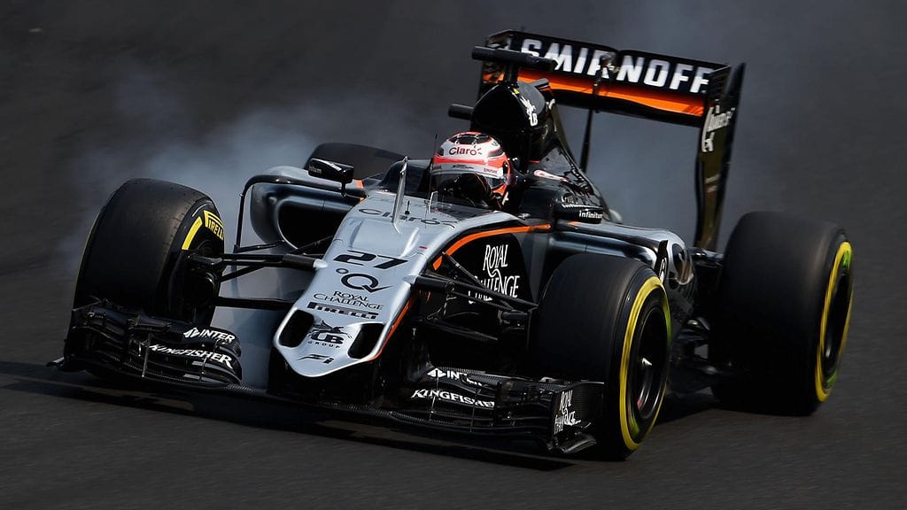 Nico Hülkenberg Force Indian F1-auton ratissa.