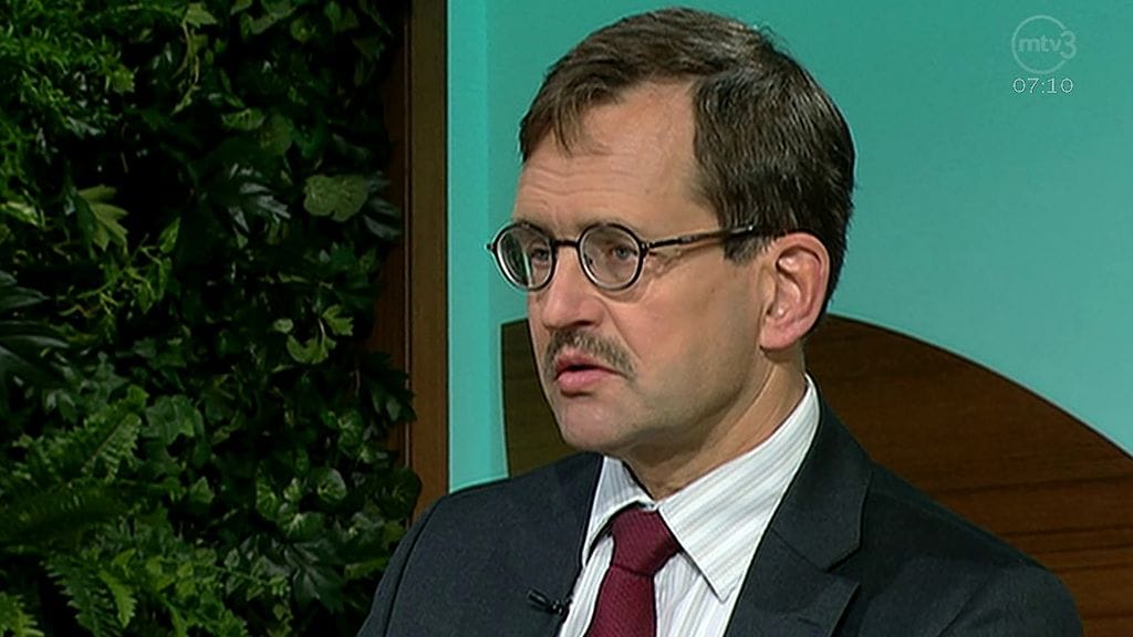 Elinkeinoelämän tutkimuslaitoksen toimitusjohtaja Vesa Vihriälän mukaan veropolitiikan yleislinja on kelvollinen.