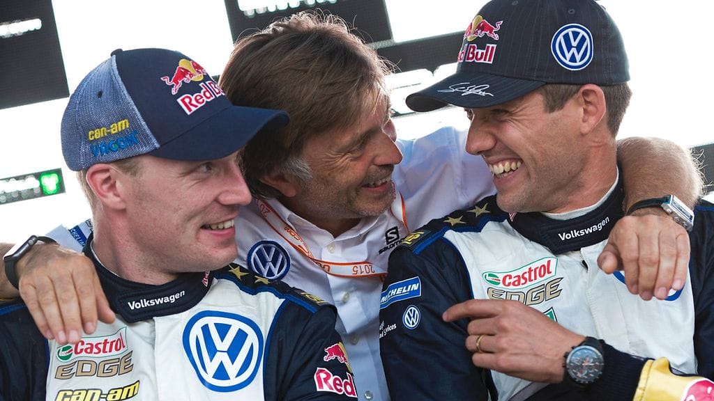 Jari-Matti Latvala (vas.) ja Sebastien Ogier (oik.) ajavat myös ensi kaudella Jost Capiton (kesk.) johtamassa Volkswagen-tallissa.