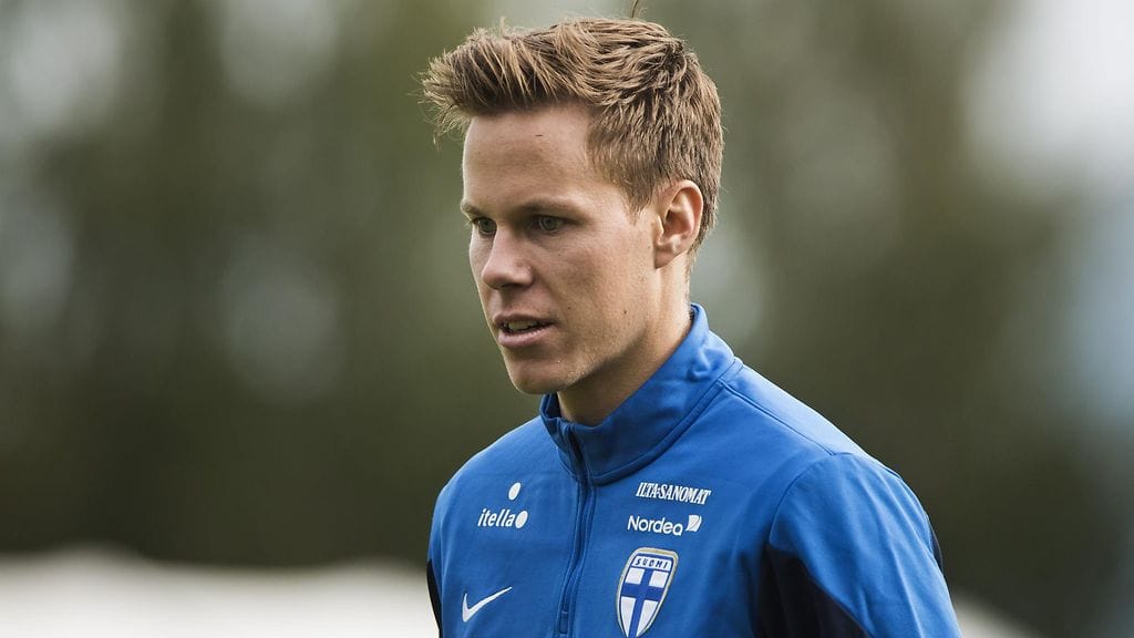 Niklas Moisander on maajoukkueen kapteeni.