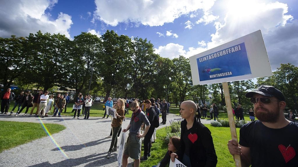 Salossa järjestettiin kaksi mielenosoitusta koskien vastaanottokeskuksia.