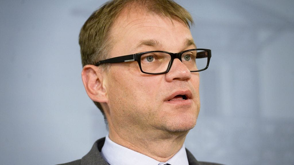Juha Sipilä aikoo luovuttaa kotinsa turvapaikanhakijoiden käyttöön.