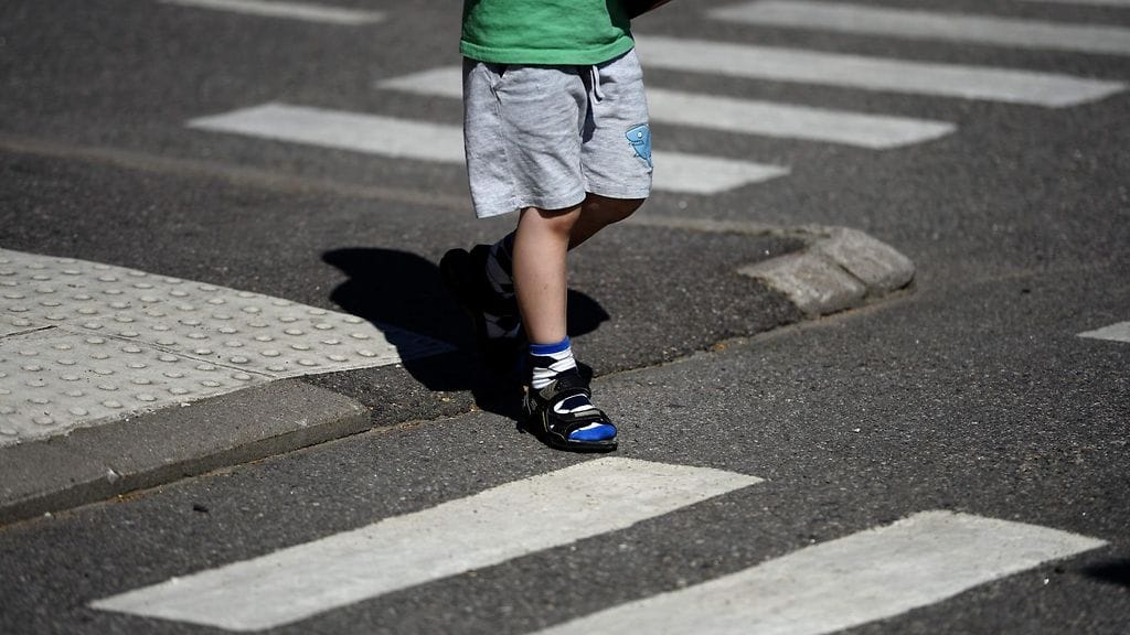 Rovaniemellä tapahtui alkuvuodesta lyhyen ajan sisällä tapahtui viisi onnettomuutta, joissa jalankulkija jäi tai oli jäädä auton alle suojatiellä.