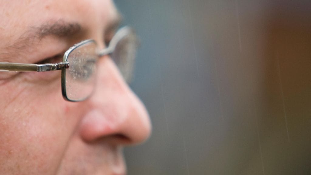 Näkö huononee väistämättä ikääntyessä.