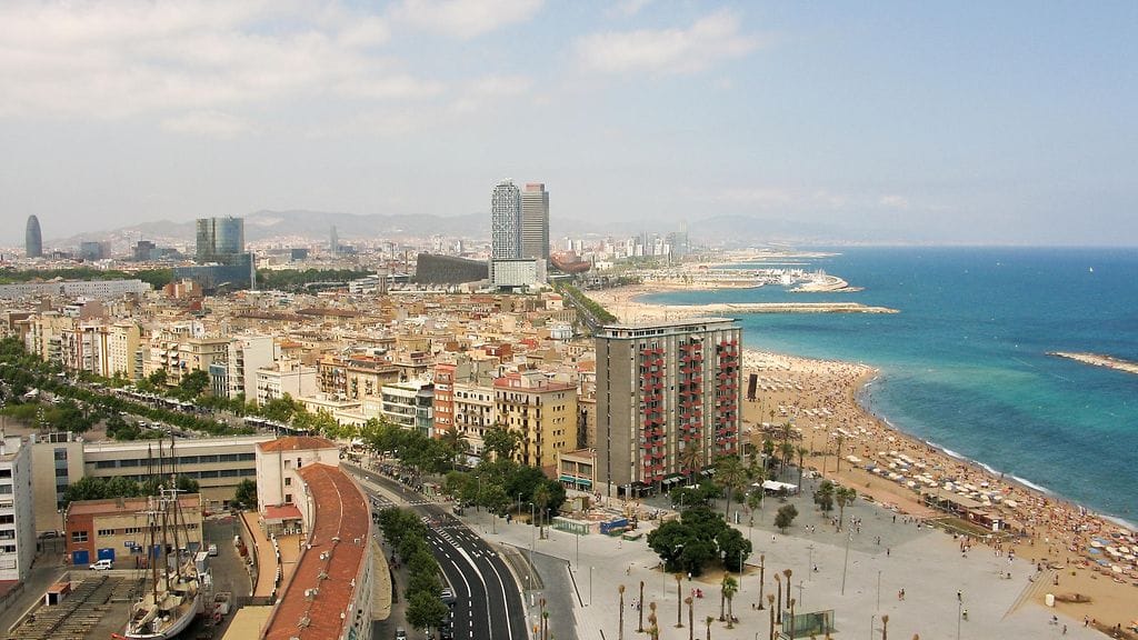 Barcelonan kaupungin mielestä luvatta vuokrattavat loma-asunnot pahentavat harmaata taloutta.