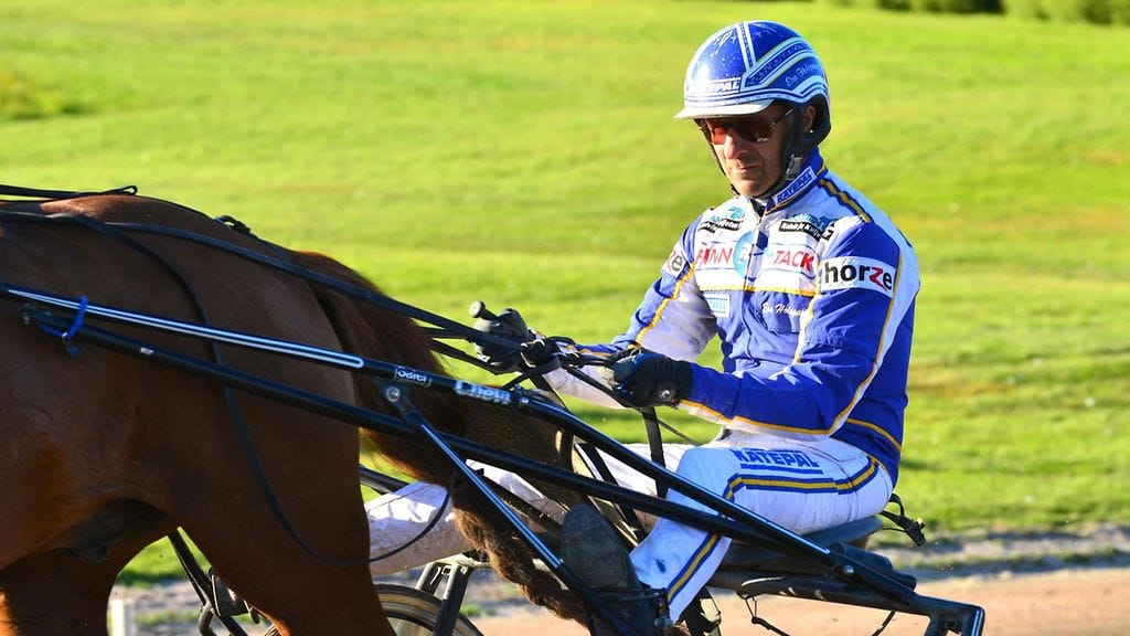 Esa Holopainen epäili ohjastustaitojensa joutuvan tänään Tampereella totiseen testiin.