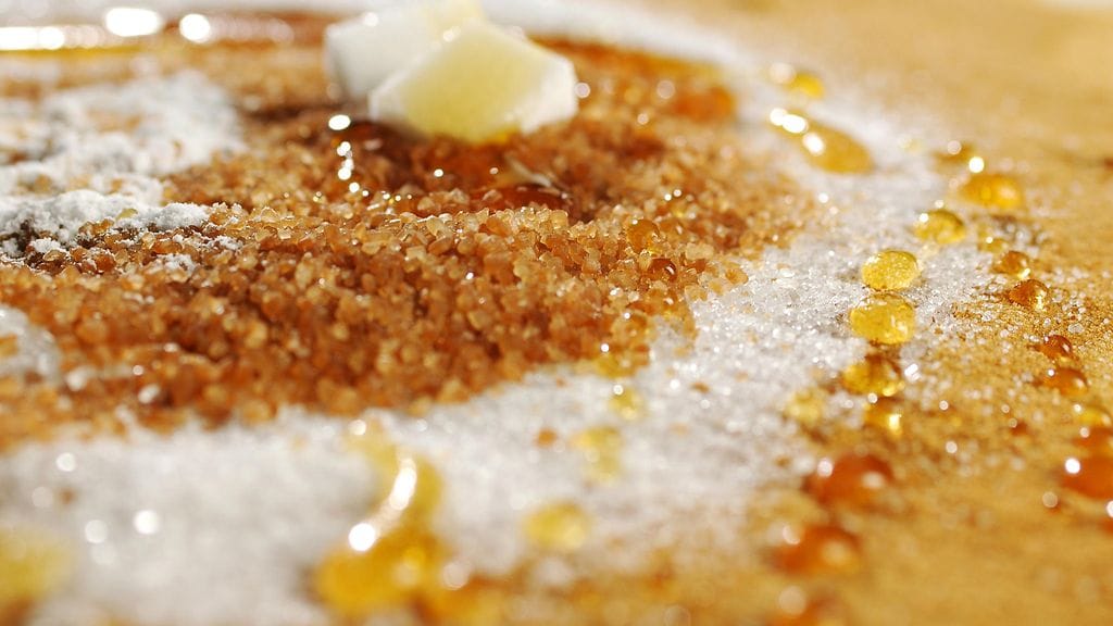 Valkoisen sokerin voi korvata usealla raaka-aineella.