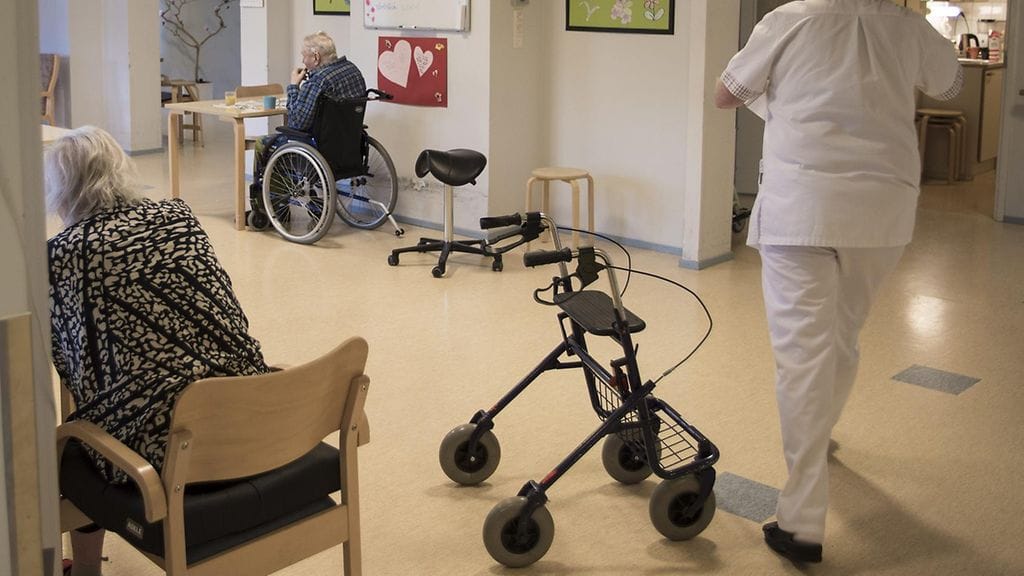 Suomen lähi- ja perushoitajaliiton Superin puheenjohtaja ei usko käsien riittävän uudistuksen jälkeen.