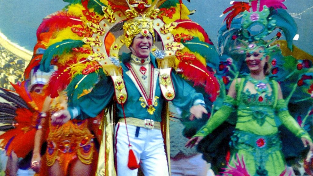 Sambaharrastaja Olavi Eriksson karnevaalitunnelmissa.