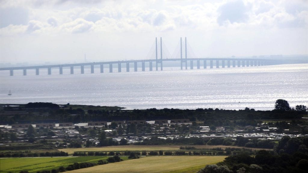Ruotsi on tehnyt tarkastuksia satamissaan ja Tanskaan johtavan Juutinrauman sillan tuntumassa. Juutinrauman silta Tanskan puolelta.