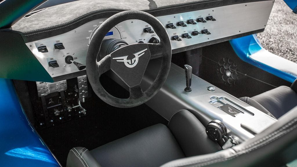 Toroidion-hyperauton ohjaamossa on upeita yksityiskohtia.