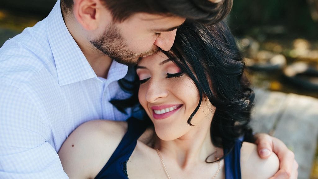 "Jos olet niin onnekas, että olet löytänyt naisen, jota rakastaa, ja joka rakastaa sinua takaisin, tee kaikkesi, että saat hänet aina hymyilemään."