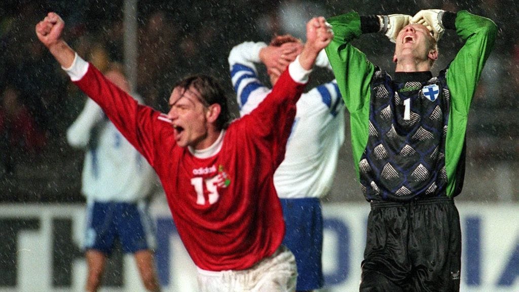 Suomalaisten ilo vaihtui tuskaksi Unkari-ottelun päätöshetkillä 1997.