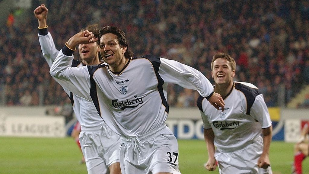 Jari Litmanen juhli Liverpool-paidassa maaliaan Bayer Leverkusenin verkkoon Mestarien liigassa 2002.