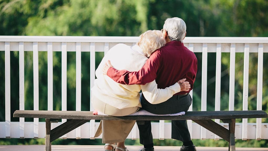 Ja he elivät yhdessä elämänsä loppuun saakka... Kuvituskuva, ei liity tapaukseen.