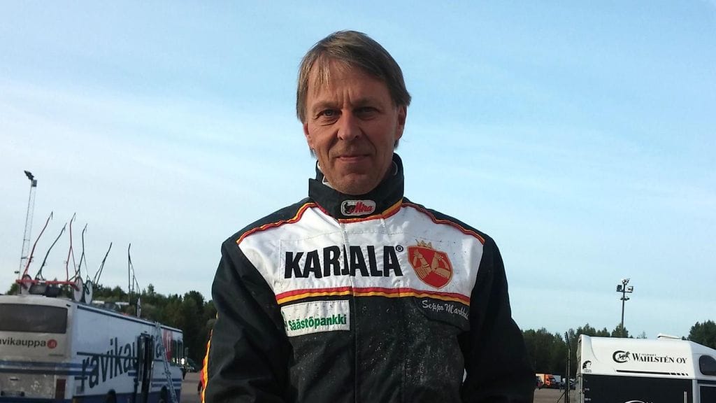 Seppo Markkula ohjasti hurmoksessa Tampereen Toto5-kierroksella. Hän ohjasti neljässä lähdössä 4600 euroa voittorahoja.