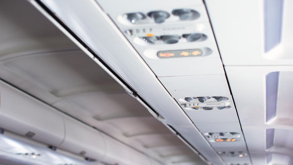 Koneessa olleiden mukaan miehen käytös aiheutti pelkoa muissa matkustajissa.