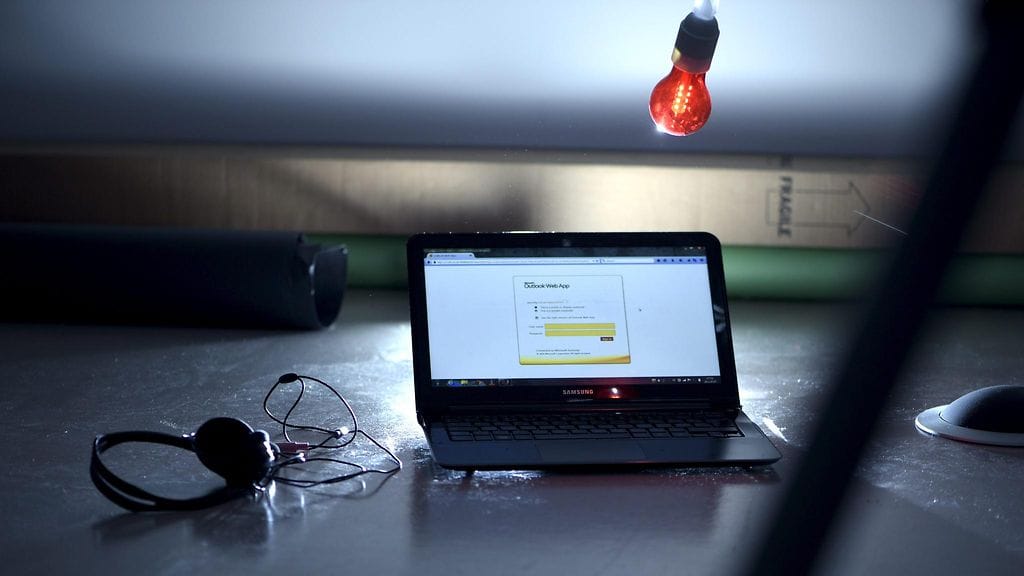 Kuvituskuvaa tietomurrosta.