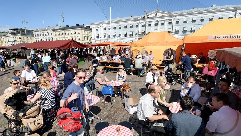Kuvassa mahdollisesti maailman vieraanvaraisinta kansaa.