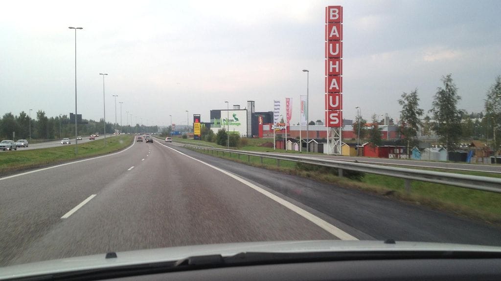 Vantaalla Tuusulanväylällä oli tilaa ajaa Helsinkiin päin.