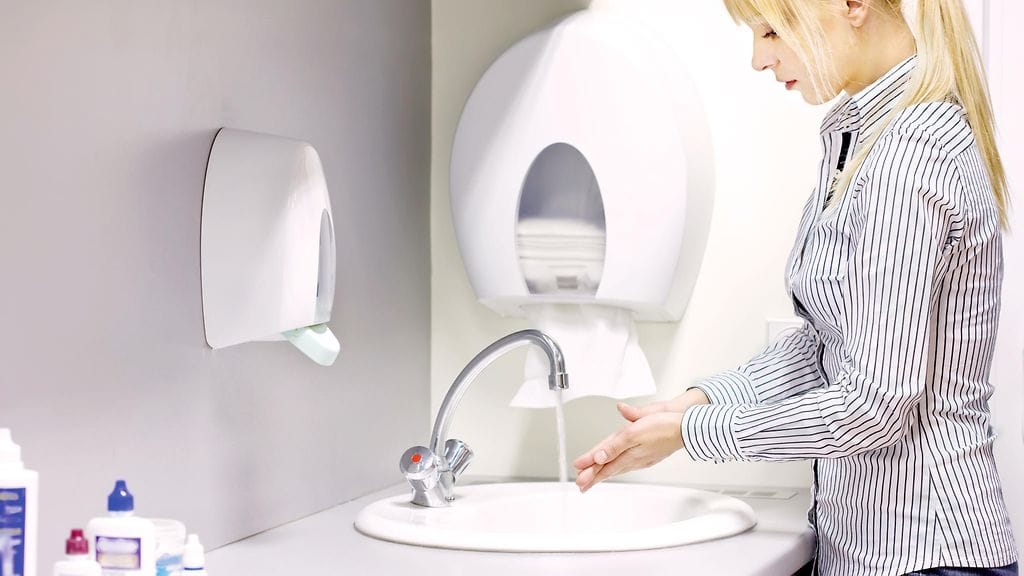 joka viides suomalainen kertoo, että ei aina pese käsiään WC-käynnin jälkeen.