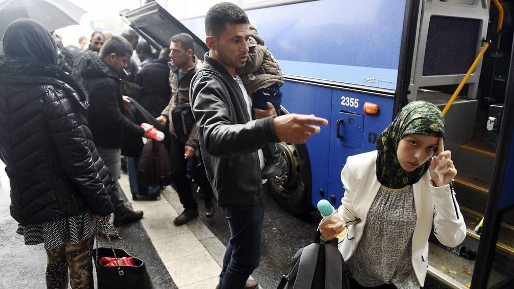 Tornioon on saapunut päivittäin satojakin turvapaikanhakijoita Ruotsista.