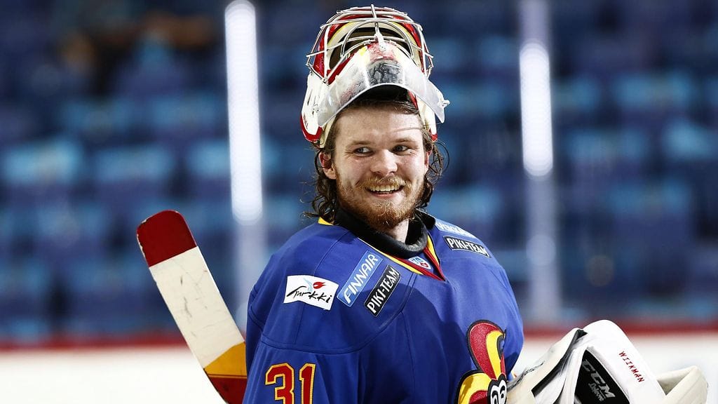 Riku Helenius jatkaa Jokereissa vuoteen 2018 ulottuvalla sopimuksella.