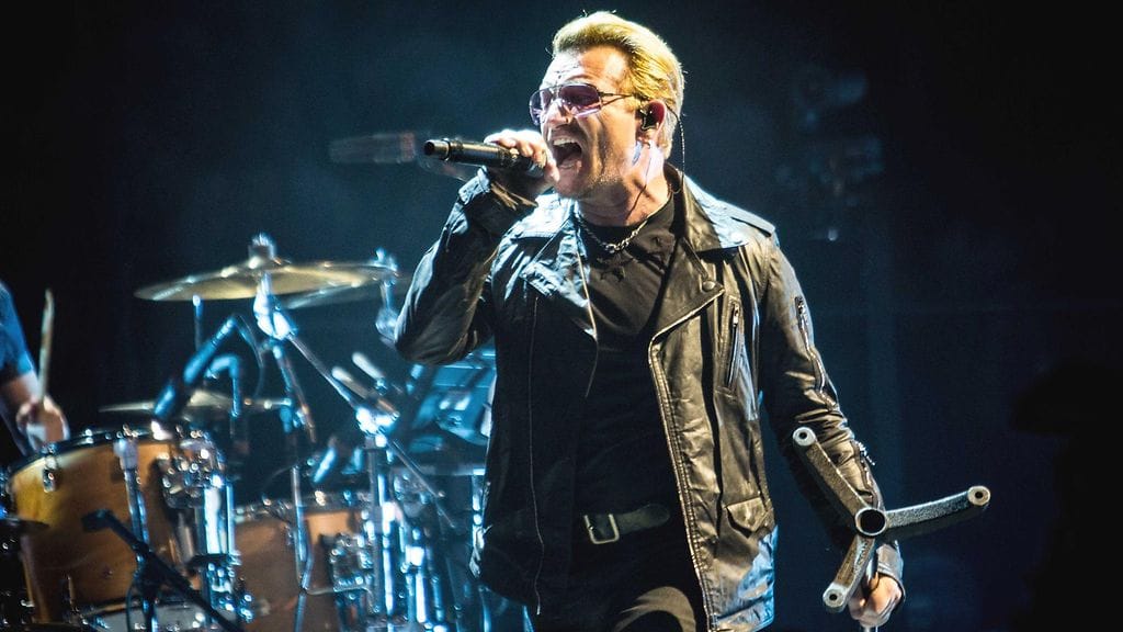 U2-solisti Bono lavalla Torinossa 4. syyskuuta 2015.