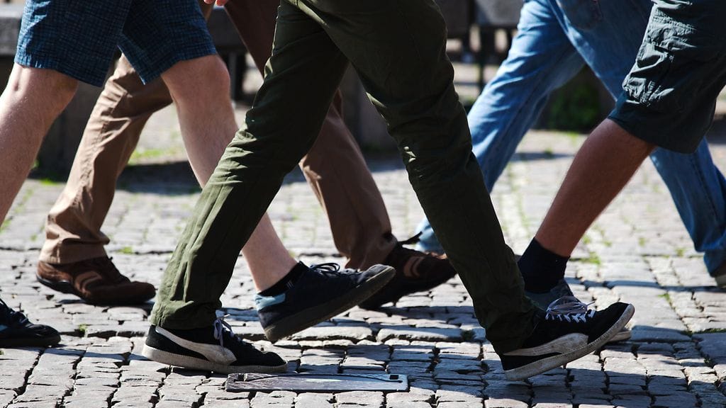 Miten muuten matkaat kuin jalkaisin?