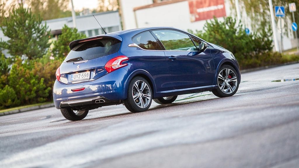 Peugeot 208 kuului selvityksen mukaan vähävikaisimpien pikkuautojen joukkoon. Kuvassa edellisen sukupolven GTi-malli.