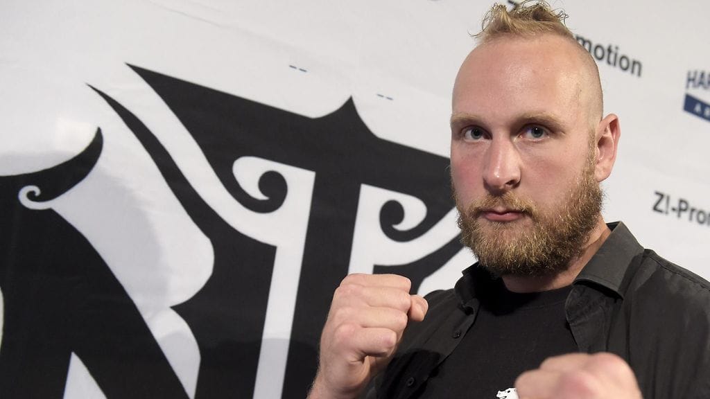 Robert Helenius kohtaa joulukuussa EM-titteliottelussa Erkan Teperin.