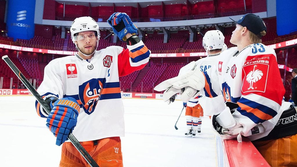 Jukka Peltola sai pienen lapsen iloiseksi.