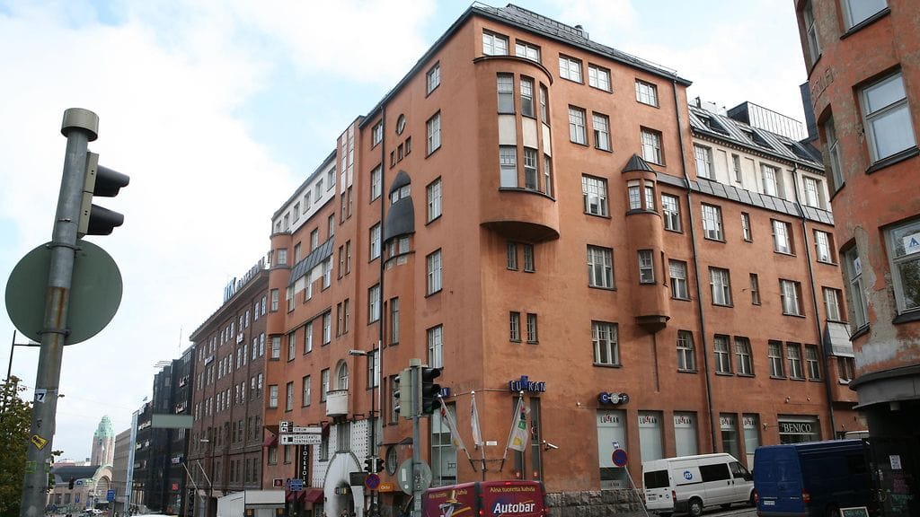 Yrjönkadun ja Simonkadun kulma.