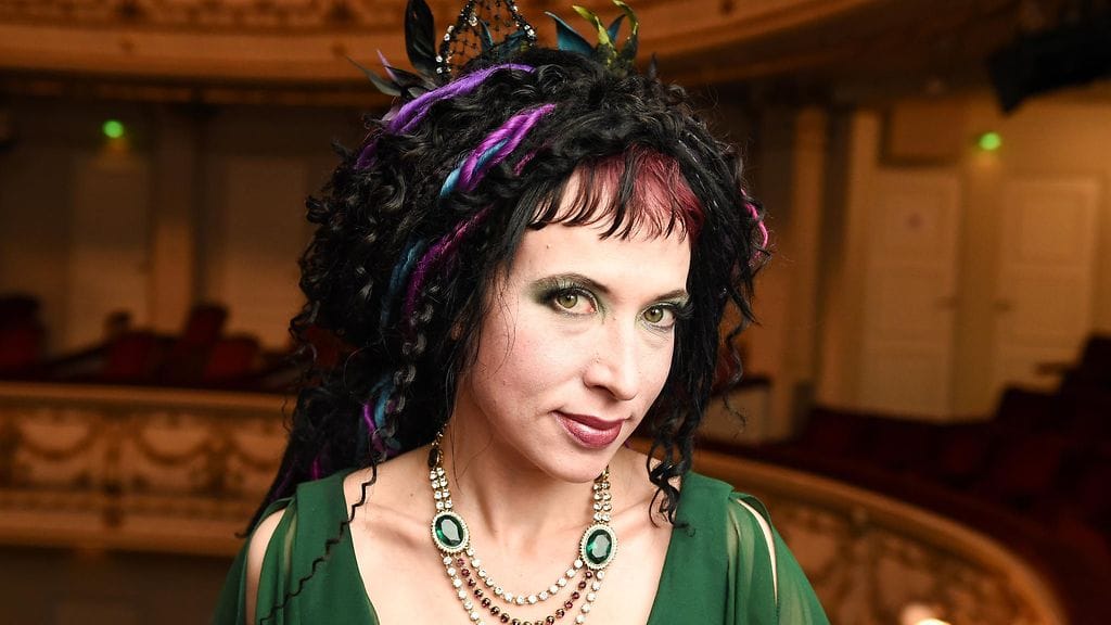 Sofi Oksasen Stalinin lehmät -kirjasta on tekeillä tv-sarja.