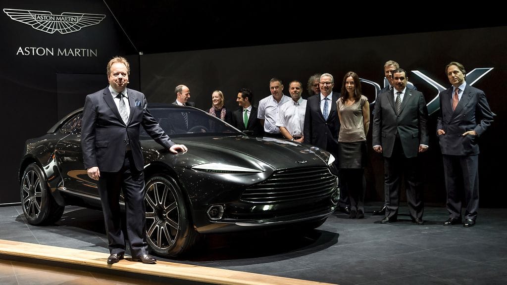 Aston Martinin toimitusjohtaja Andy Palmer pitää perinteisiä katumaastureita rumina laatikoina.
